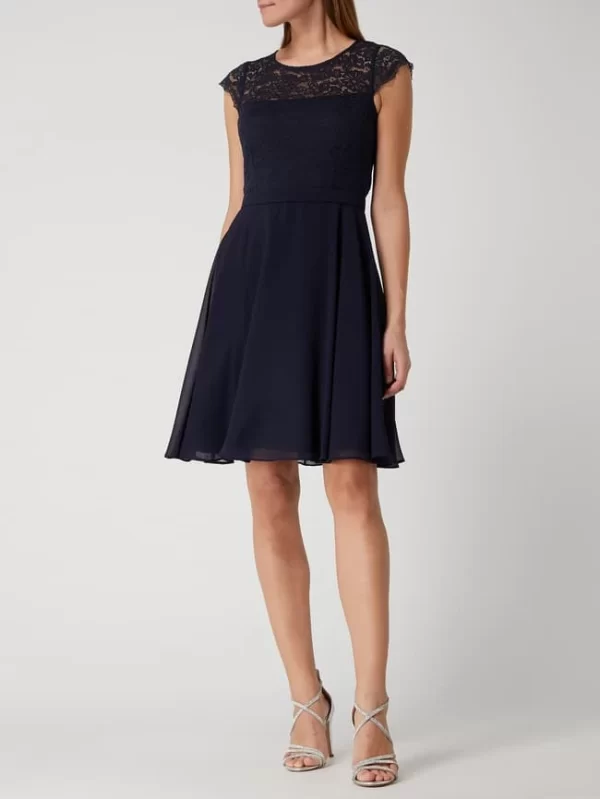 V.M. Cocktailkleid Aus Floraler Spitze Und Chiffon – Marineblau 1