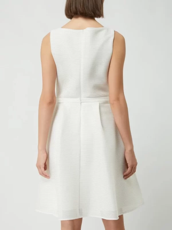 Paradi Cocktailkleid Mit Streifenmuster – Ecru 6