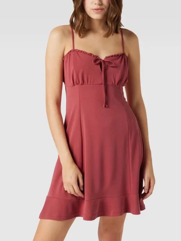 REVIEW Ärmelloses Minikleid Mit Raffungen – Bordeaux Rot 5