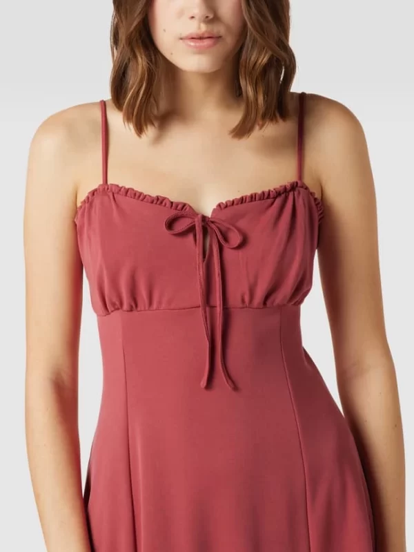 REVIEW Ärmelloses Minikleid Mit Raffungen – Bordeaux Rot 4